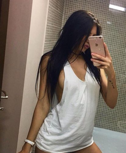 Çekici masaj yapan escort özge