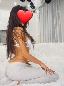 Gösterişli masaj yapan kadın Candan