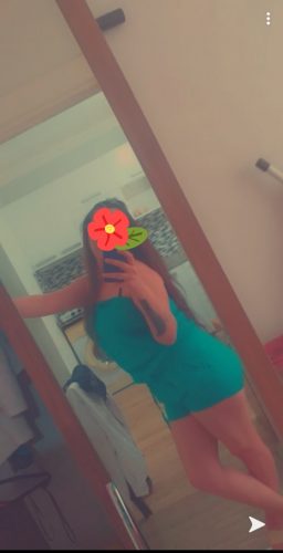 Kıvrak dans yapan eskort Nimet
