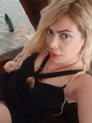 Etkileyici balık etli hanım Huriye
