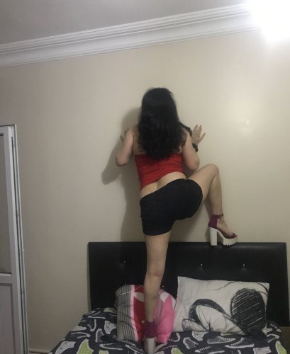 Kıvrak masaj yapan kadın çiler