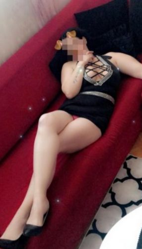 Kıvrak ön sevişme yapan Lamia