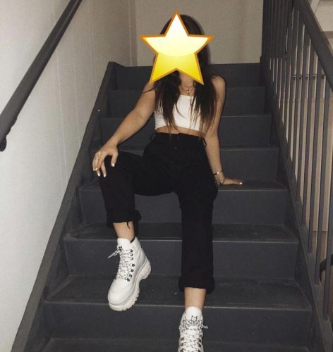 Neşeli eve gelen hatun Güniz