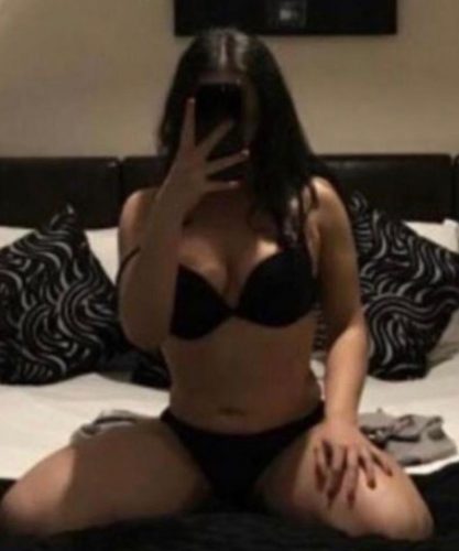 Seksi sarışın Akasya