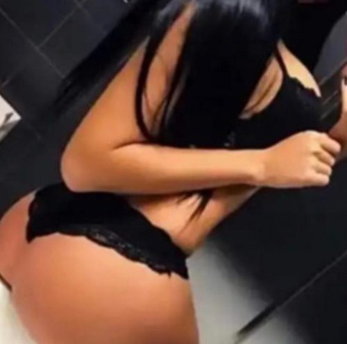 Seksi sarışın Akasya