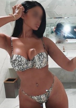Şık dans yapan hatun Mimoza