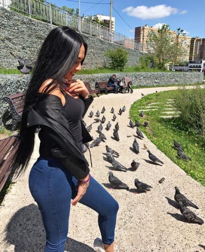 Şımarık kendi yeri olan bayan Gözde